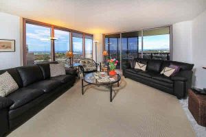 Luxurious Kakaako Condominium